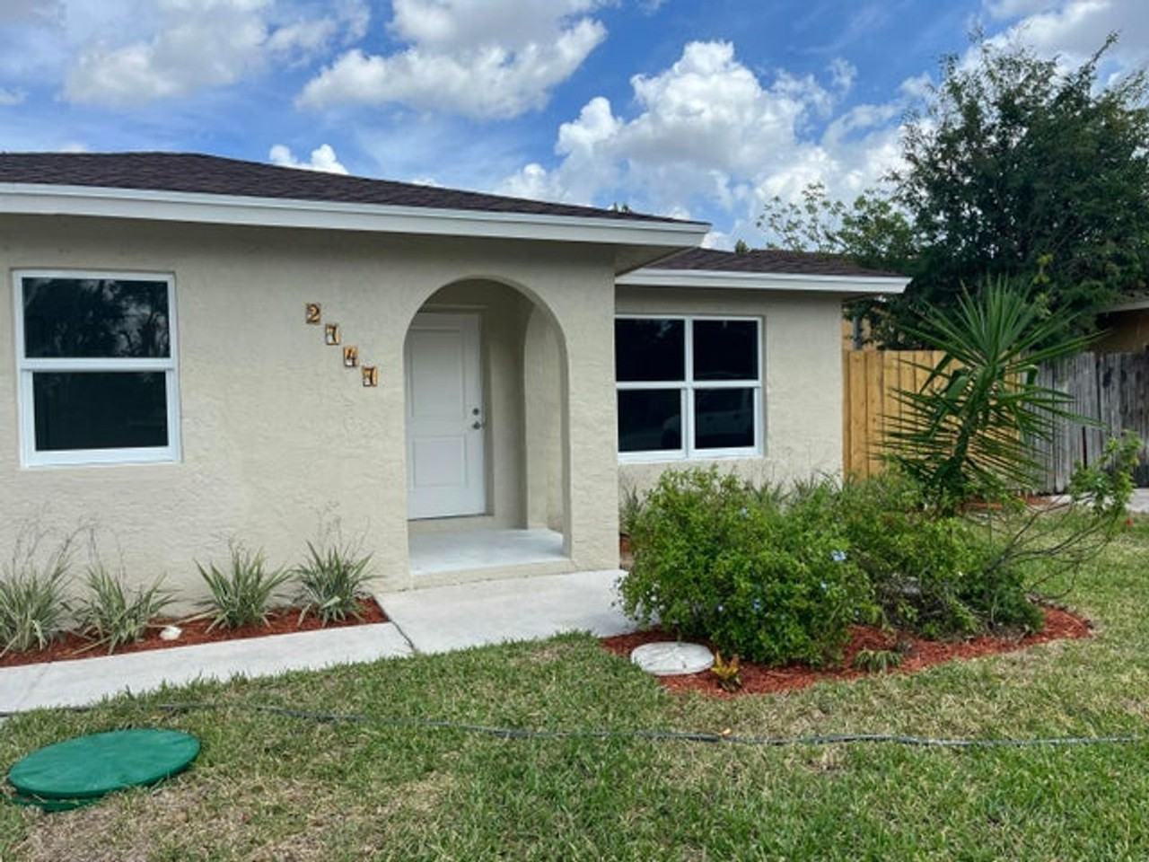 2747 Summit Blvd - Photo 7 of 17