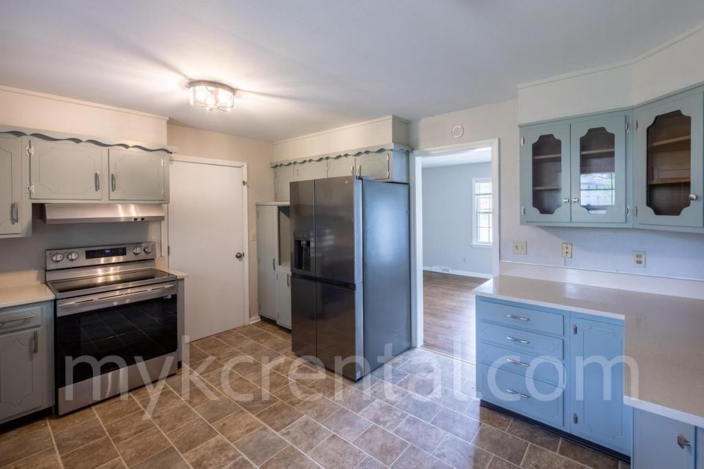 9108 W 95th St - Photo 5 of 23