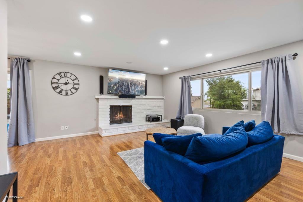 1870 Jeffrey Ave - Photo 4 of 31