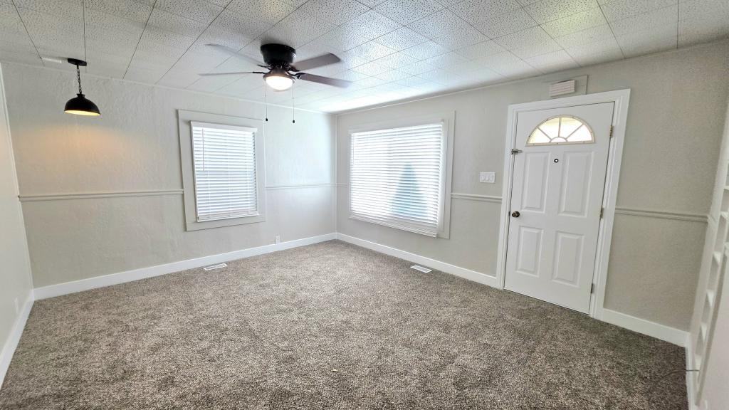 1658 Gibson Ave - Photo 3 of 10