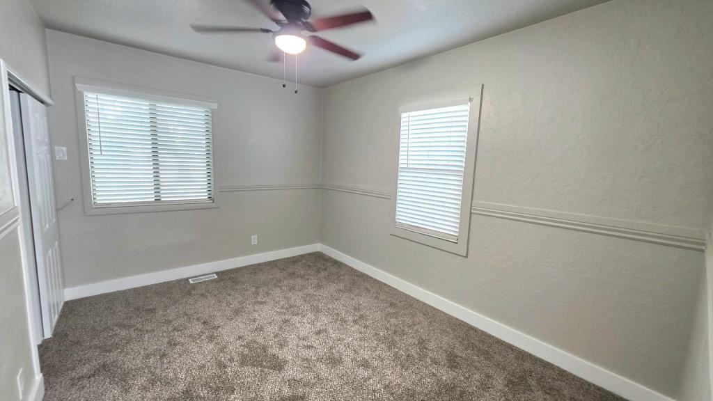 1658 Gibson Ave - Photo 4 of 10