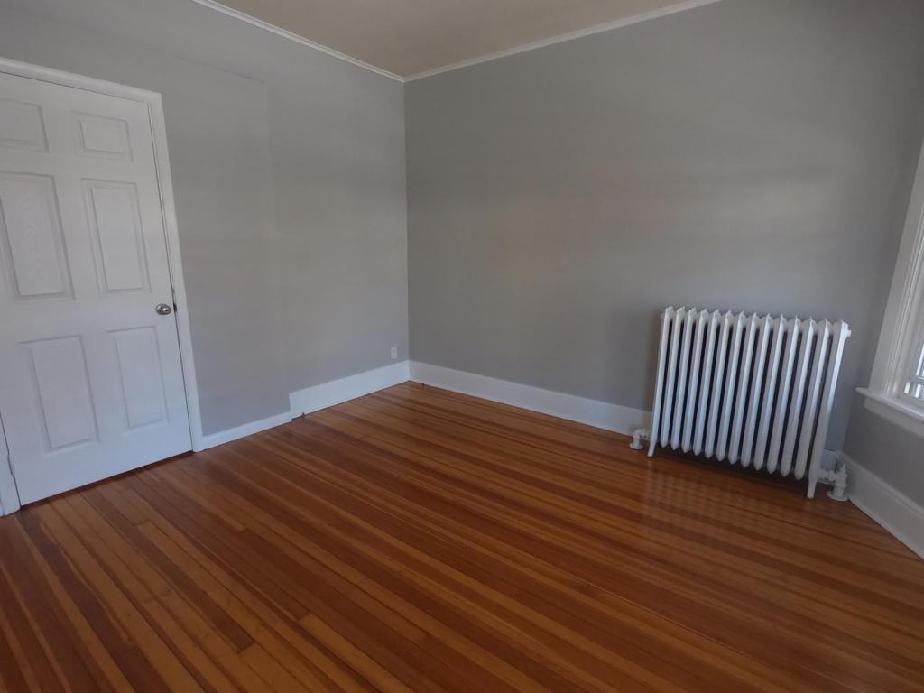 52 Grove Ave - Photo 4 of 18
