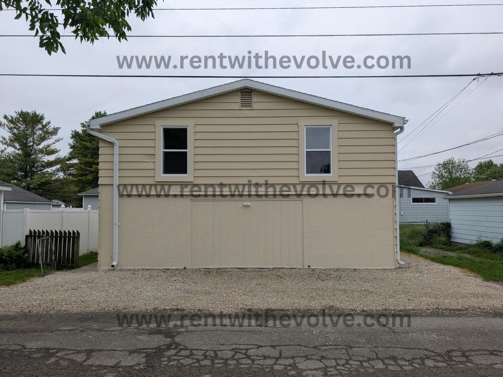 1620 1/2 P Ave - Photo 2 of 12