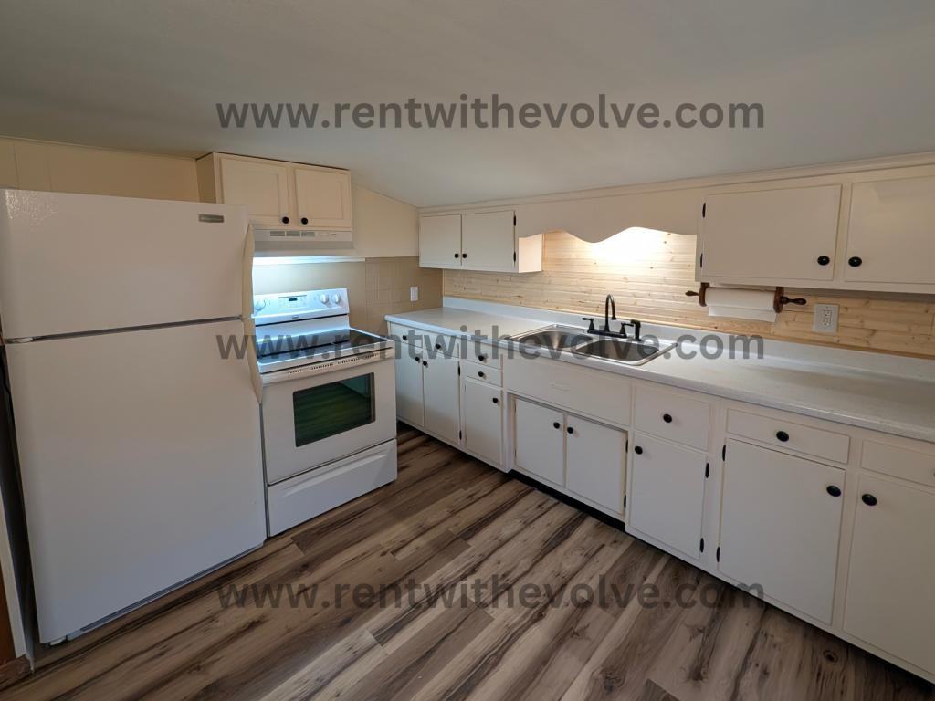 1620 1/2 P Ave - Photo 4 of 12