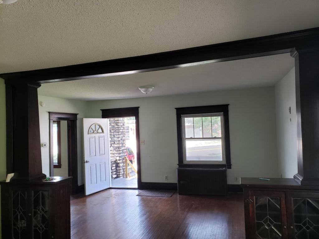 993 Englewood Ave - Photo 5 of 25