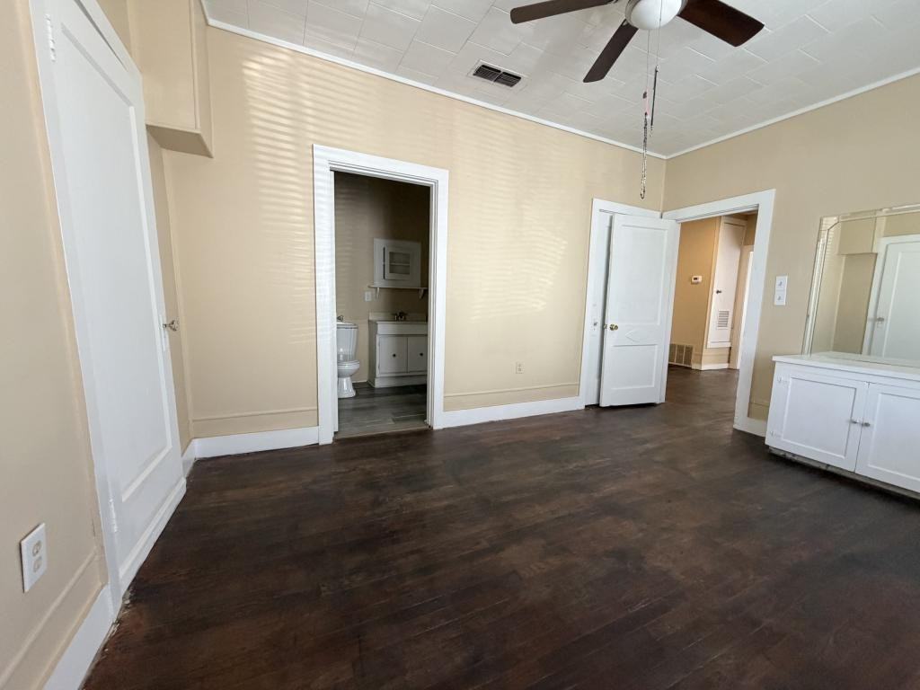 1913 Tilden St - Photo 5 of 11