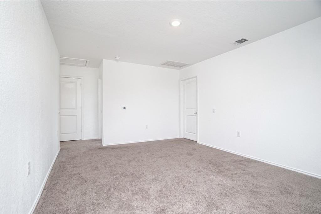 4510 Glades Way - Photo 4 of 7