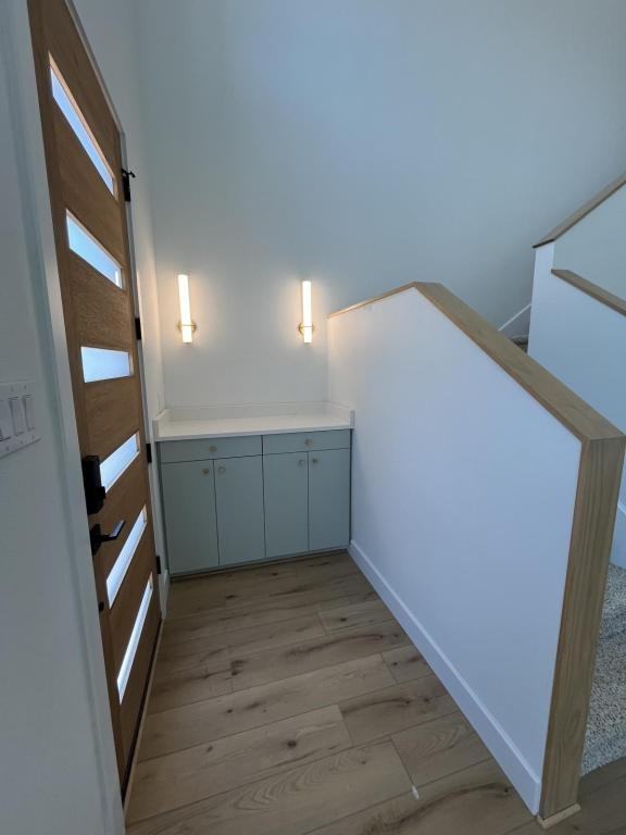 121 Post Oak Rd - Photo 2 of 18