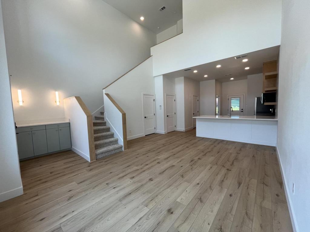121 Post Oak Rd - Photo 4 of 18