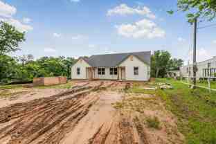 142 E Martin Luther King Dr - Photo 1 of 1
