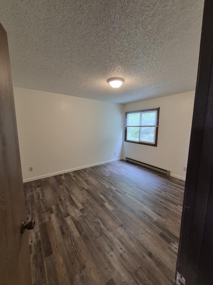 1909 Burnstead Dr - Photo 6 of 8