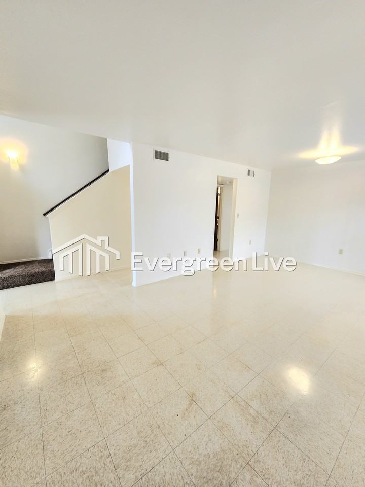 132 Crusader Ct - Photo 3 of 22