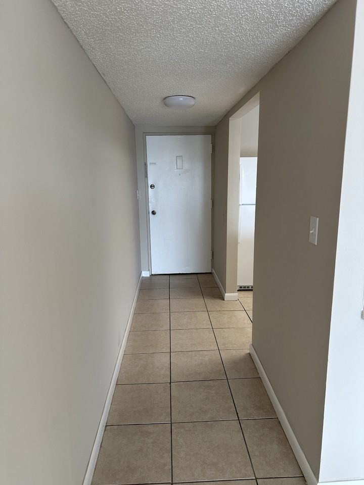 305 W 68th St #319 - Photo 3 of 15