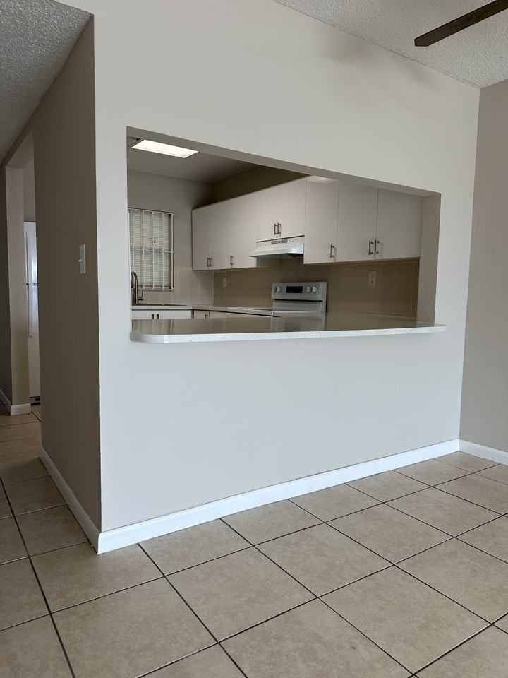 305 W 68th St #319 - Photo 5 of 15