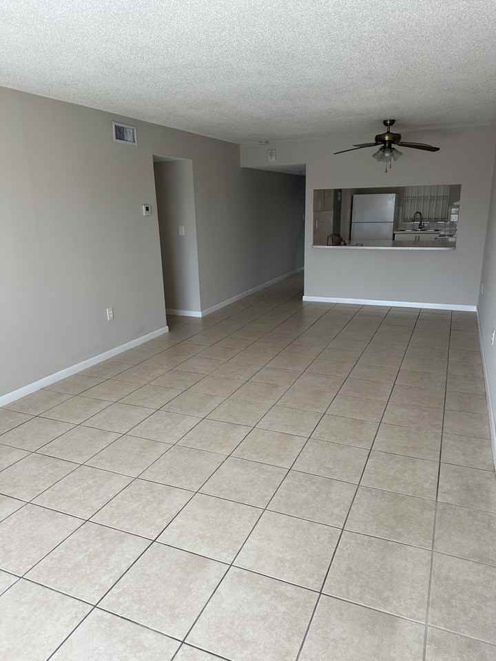 305 W 68th St #319 - Photo 6 of 15