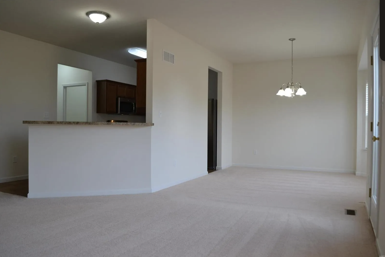 2410 Kilare Ln N #2410KILARE - Photo 6 of 27