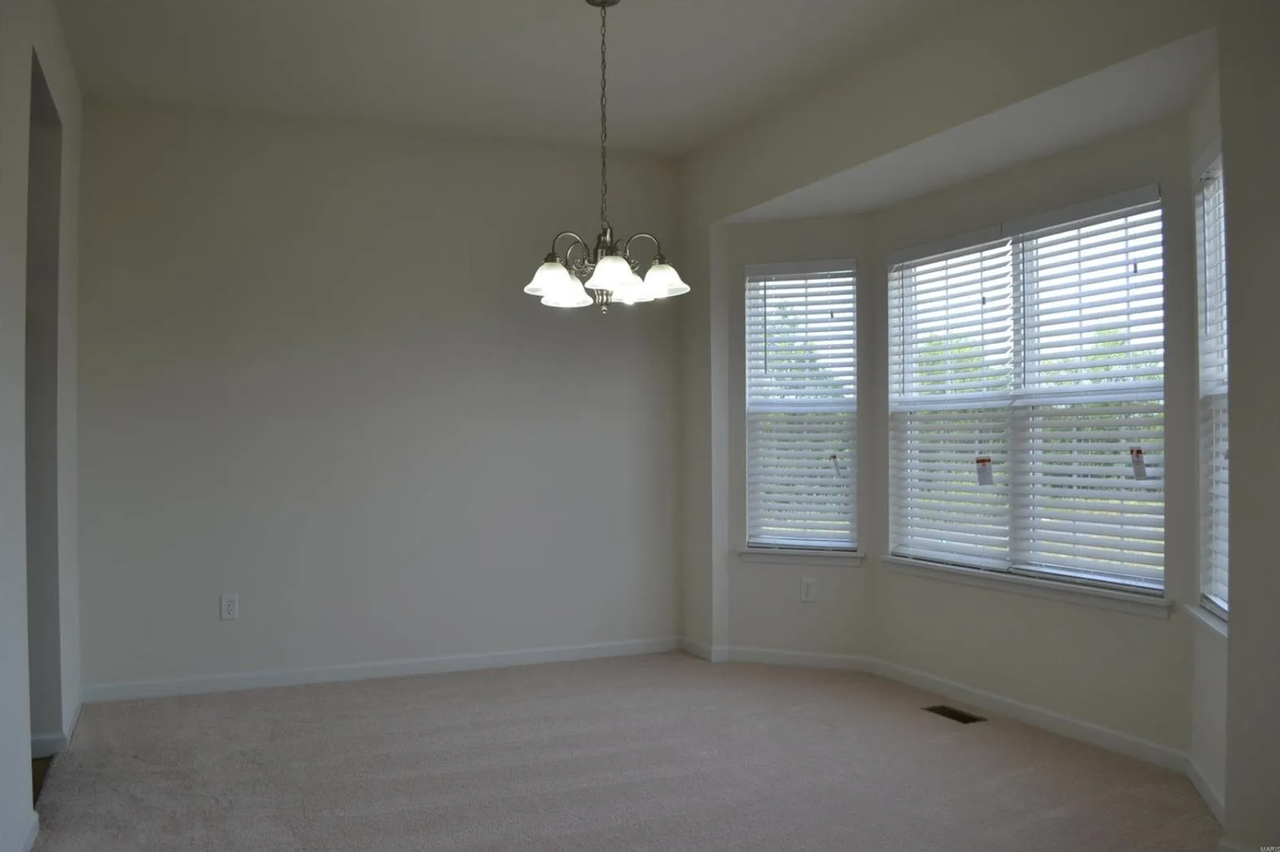 2410 Kilare Ln N #2410KILARE - Photo 7 of 27