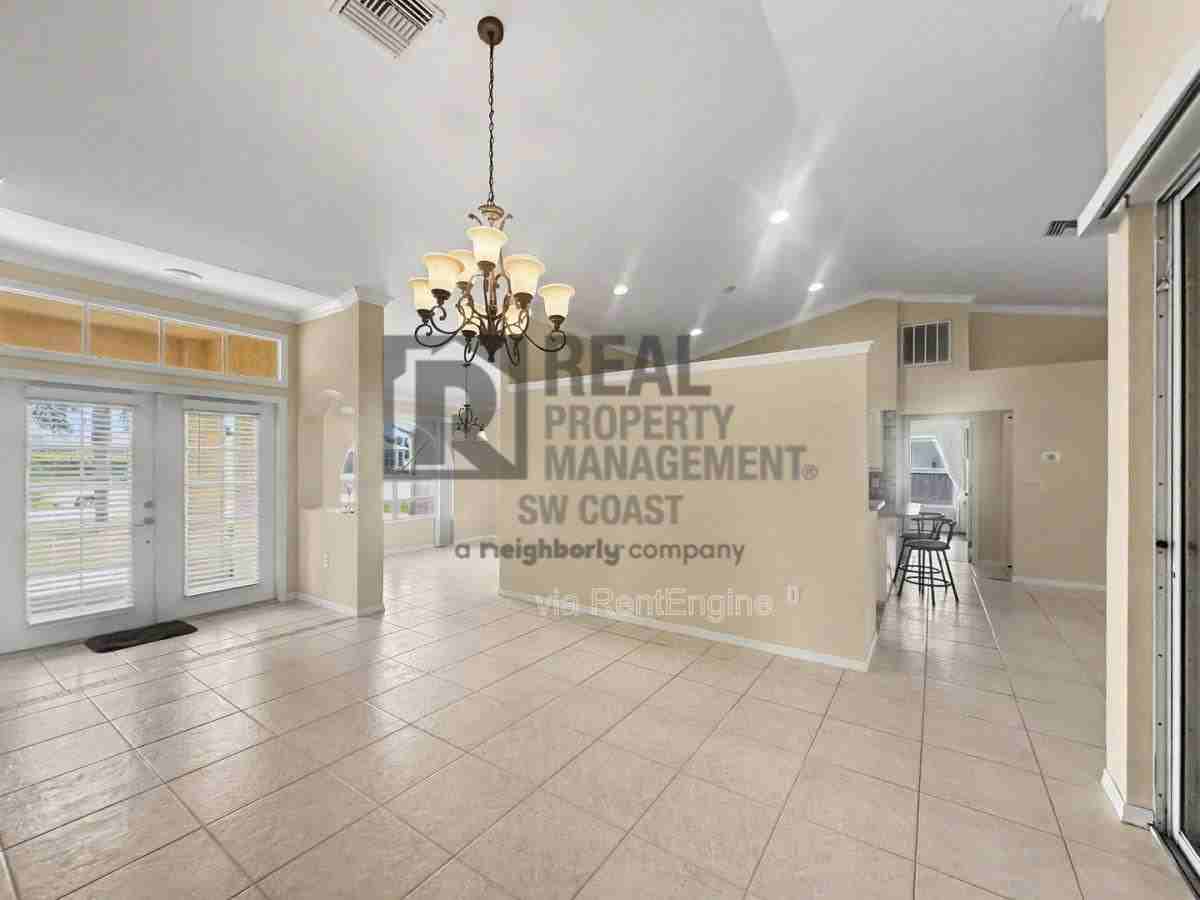 2117 Ne 40th St - Photo 2 of 10