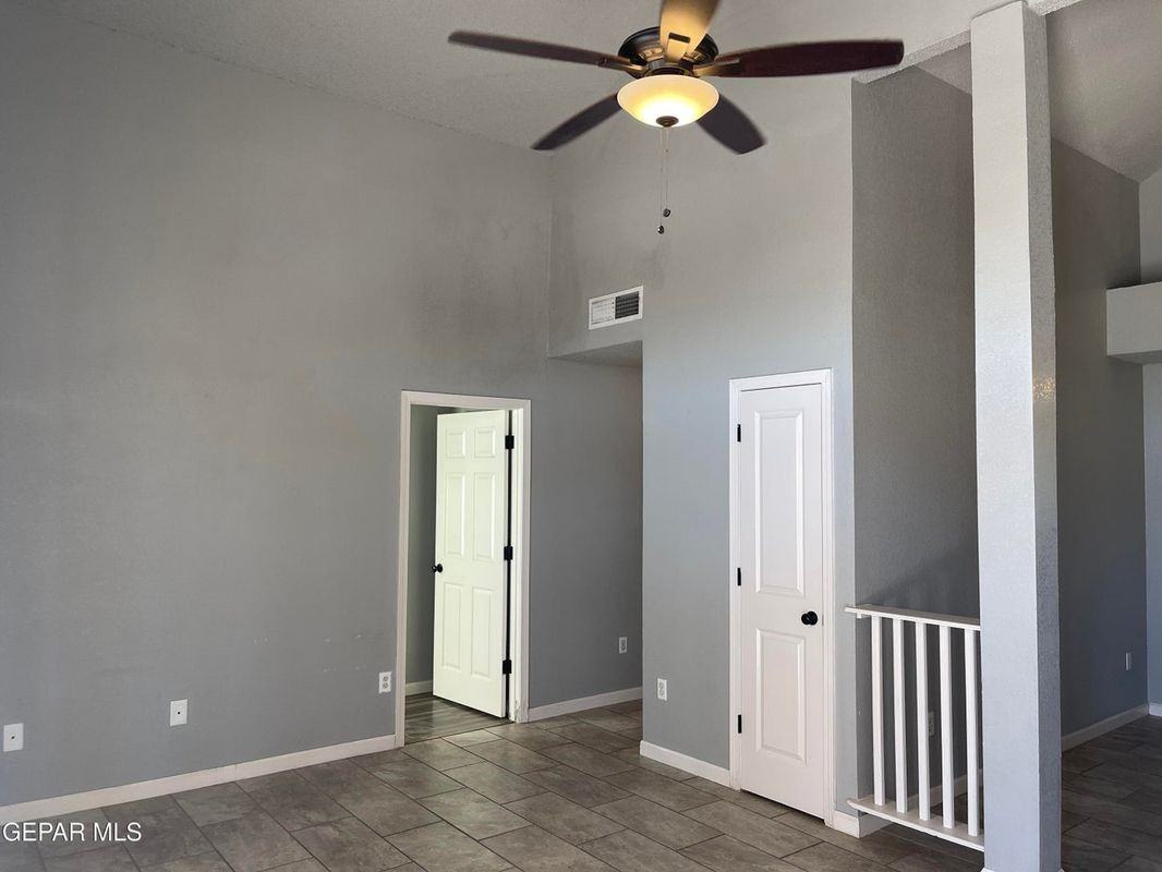 656 Orchid Dr - Photo 2 of 16