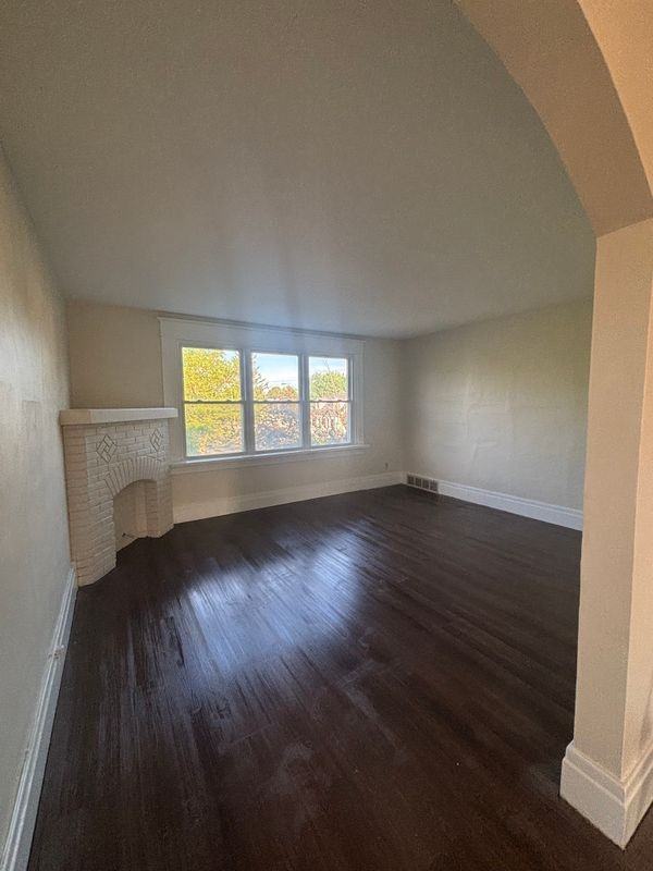 154 Midland Ave - Photo 3 of 19