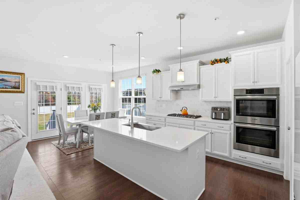 6702 Savannah Dr - Photo 6 of 17