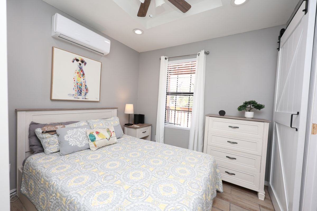 205 S Guerra Ave - Photo 4 of 9