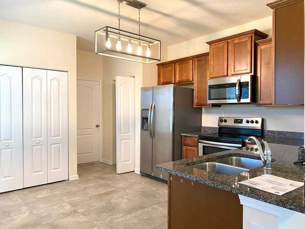 61 Englewood Trce - Photo 2 of 4
