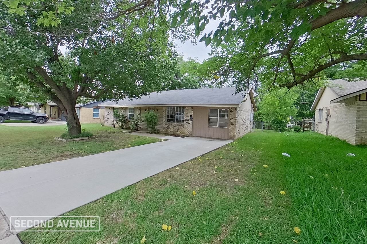 2641 Bluebird Ln - Photo 2 of 22