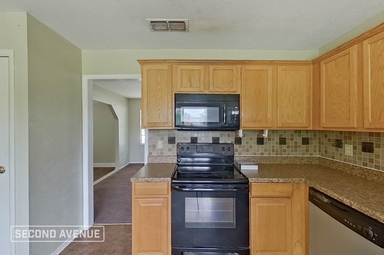 2641 Bluebird Ln - Photo 5 of 22