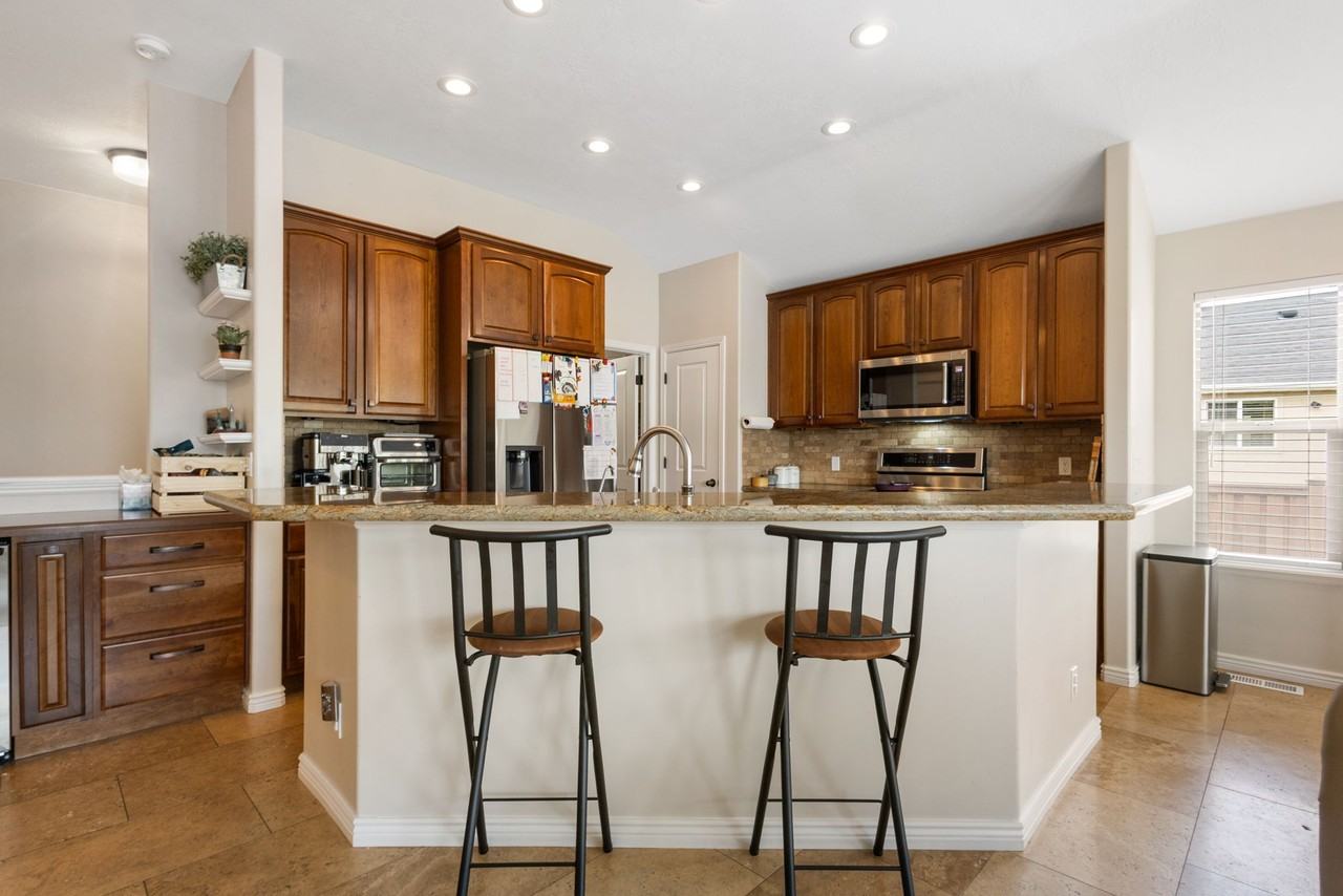 6199 W Argo Cir - Photo 4 of 36