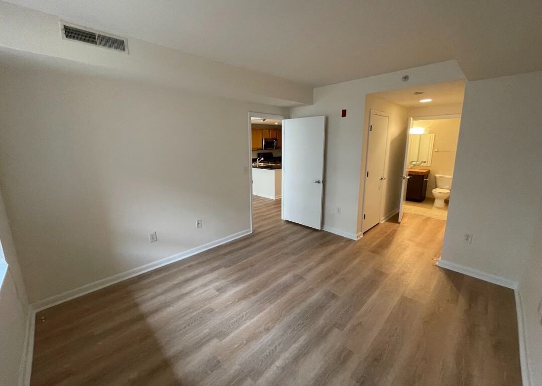 350 E Street Expy - Photo 3 of 23