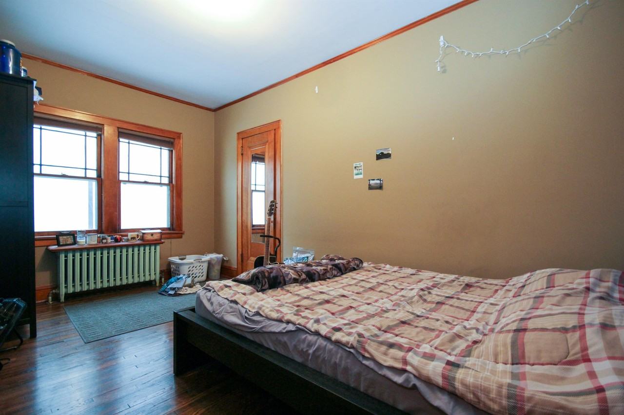 1404 University Ave Ne #1 - Photo 2 of 21