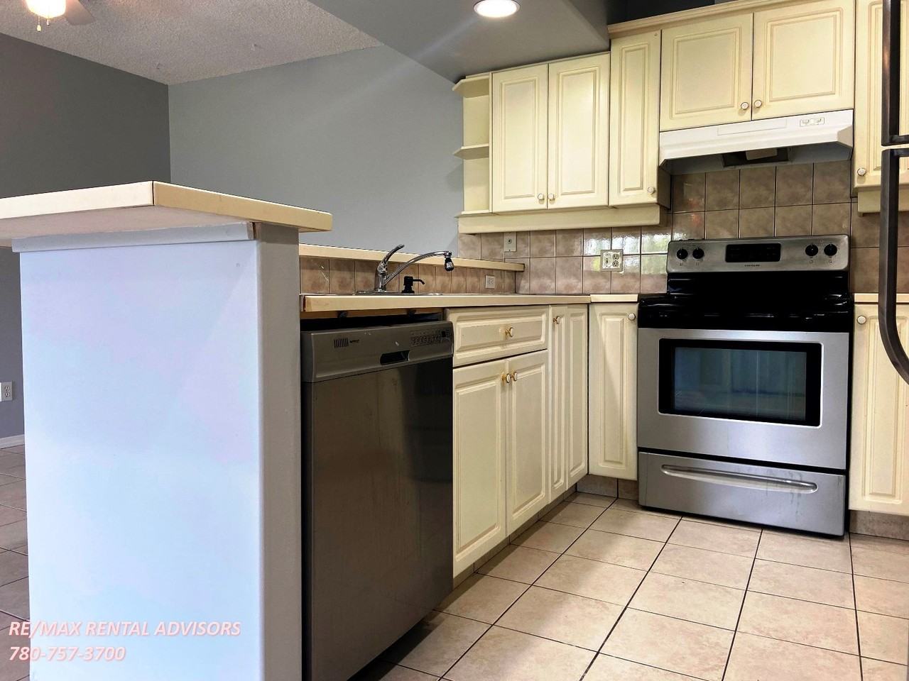 2816 116 St Nw - Photo 2 of 15