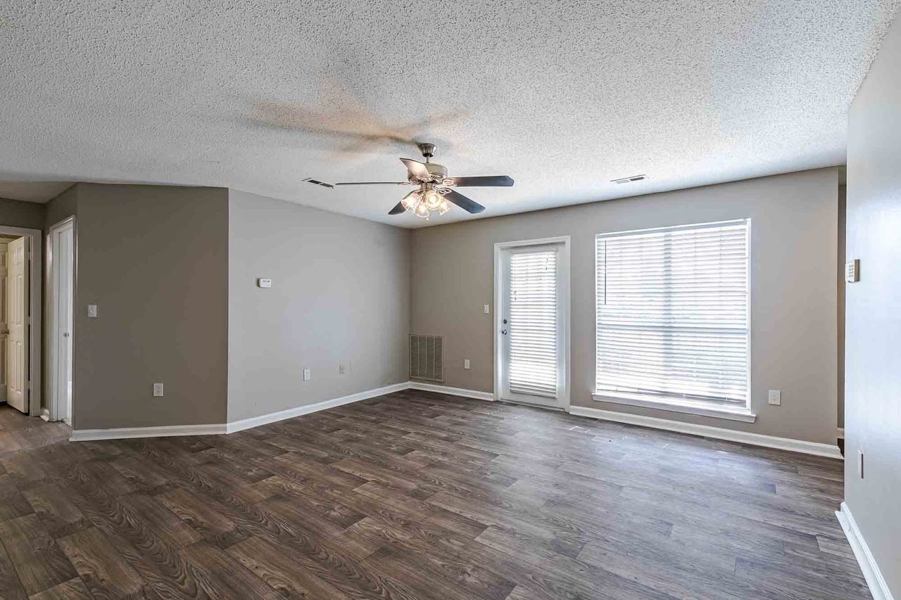 Huntington Chase Apartments - Photo 2 of 18