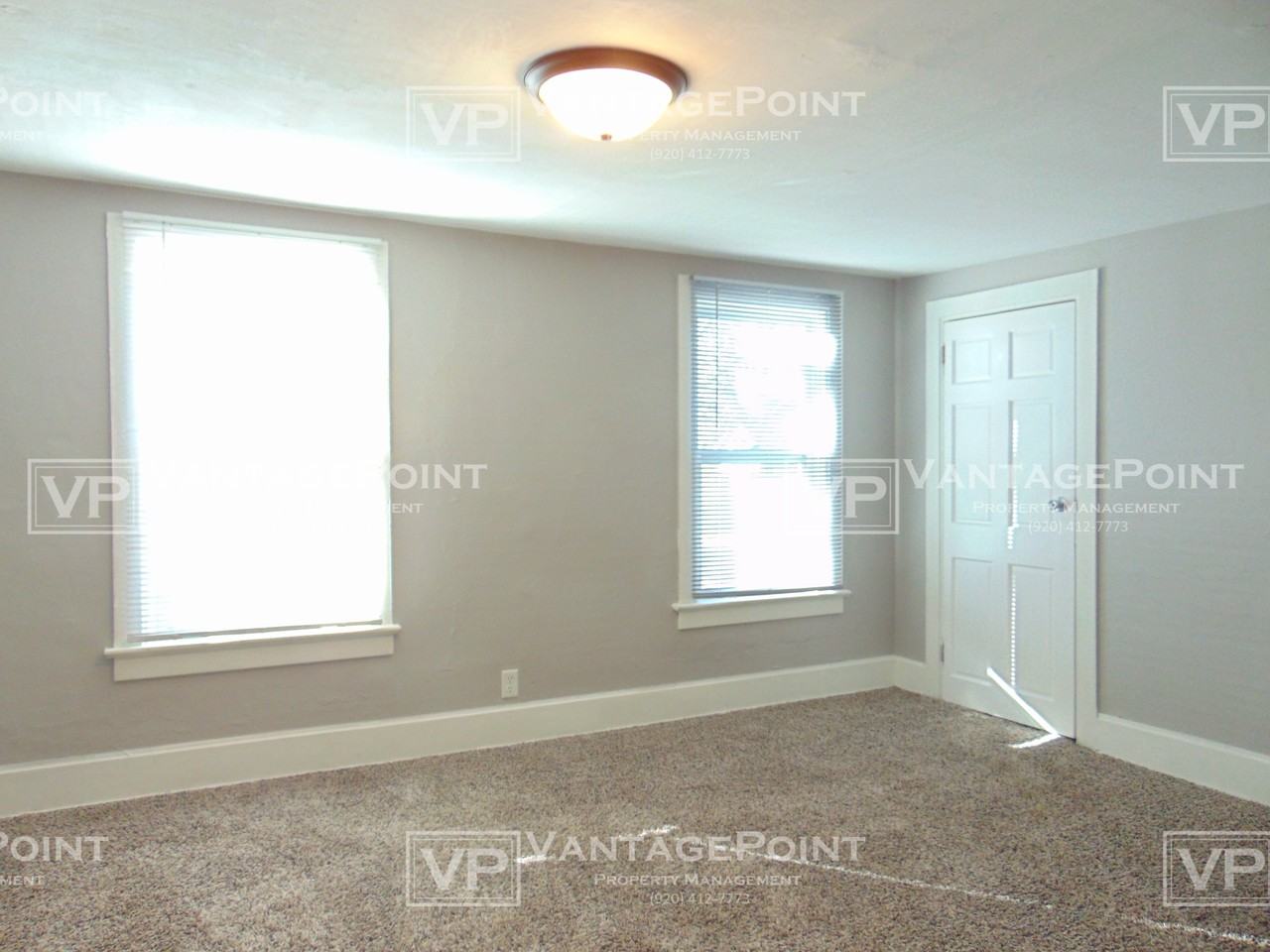 802 Kellogg St - Photo 2 of 17