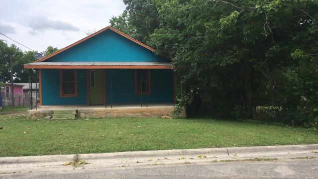814 E Navarro St - Photo 7 of 9