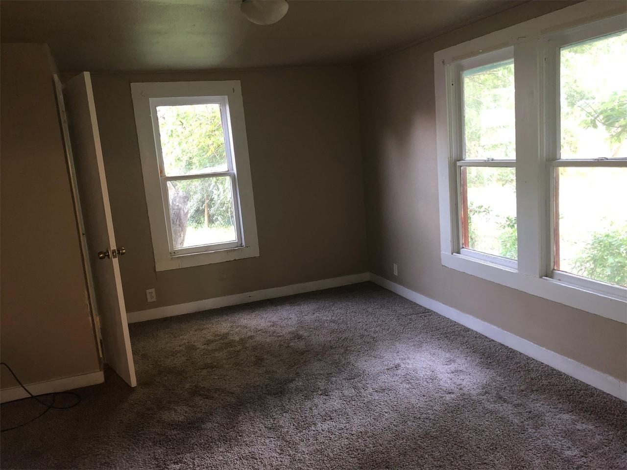 814 E Navarro St - Photo 6 of 9