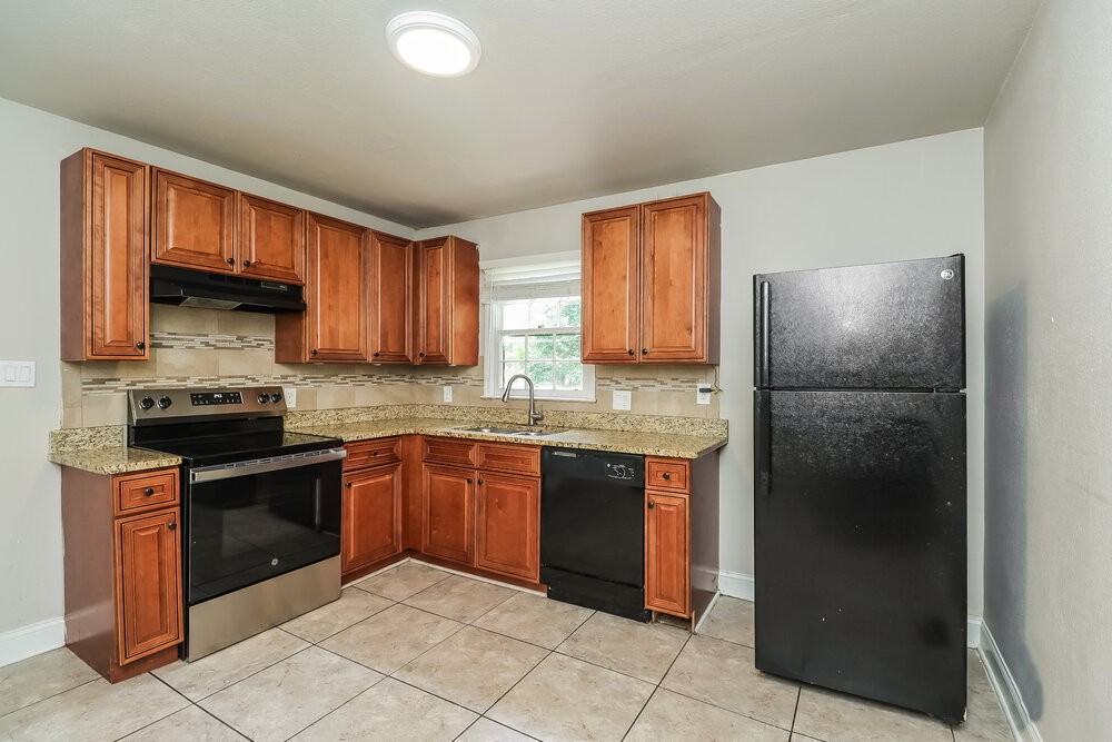 401 Sleepy Hollow Rd - Photo 6 of 16