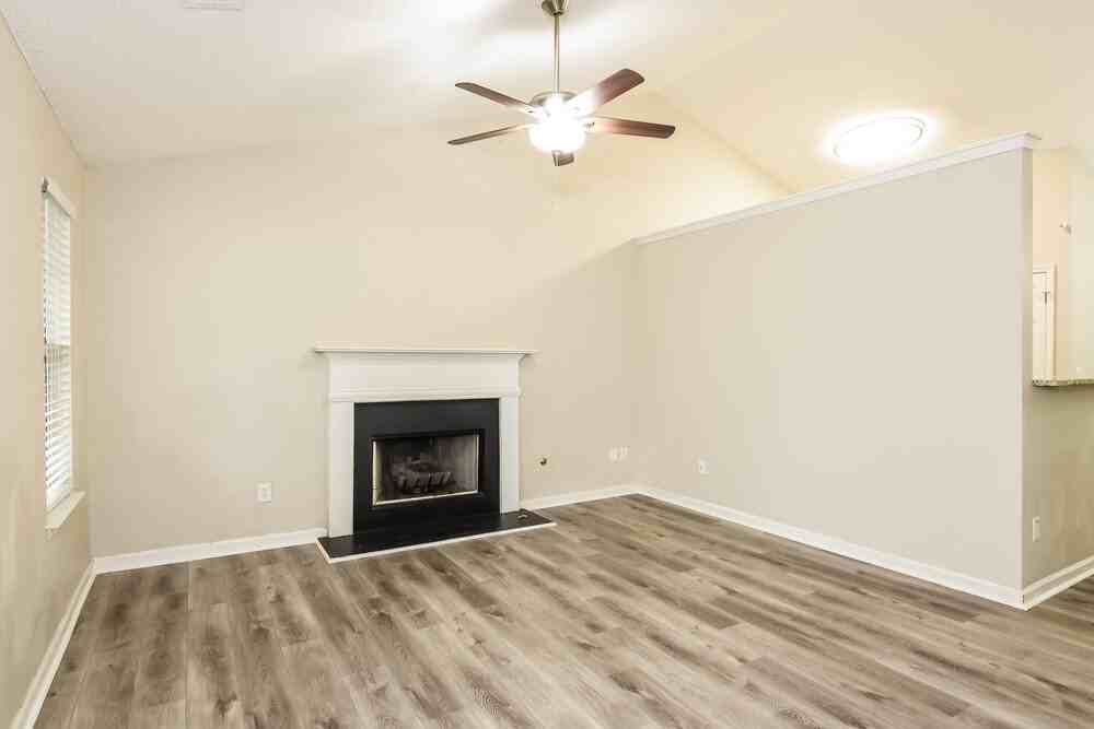 3322 Grove Park Ter Nw - Photo 6 of 17