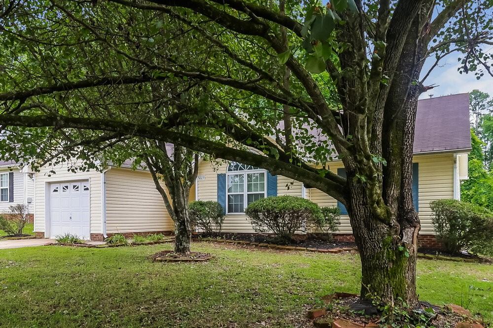 7229 Kavan Hunter Dr - Photo 3 of 16