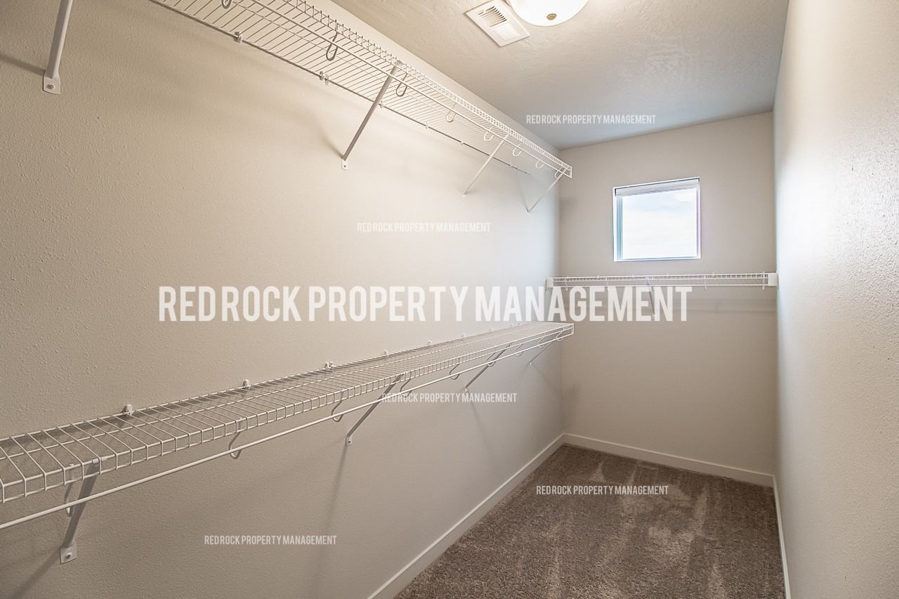 319 S Woodlawn Ln #1 - Photo 4 of 36