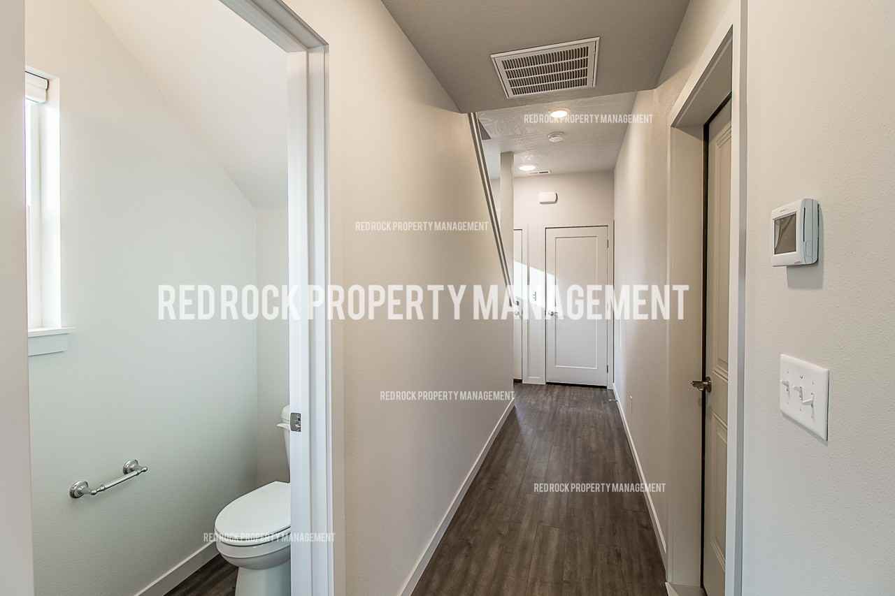 319 S Woodlawn Ln #1 - Photo 2 of 36