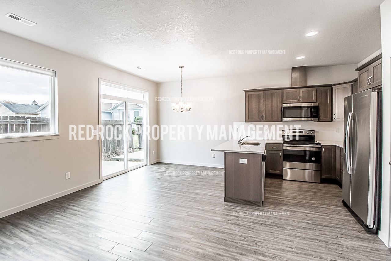 319 S Woodlawn Ln #1 - Photo 5 of 36