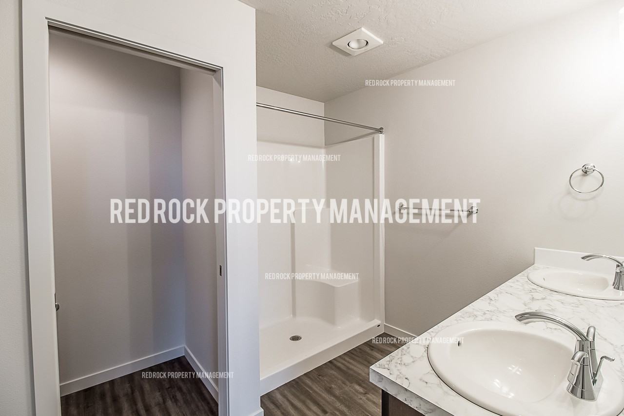319 S Woodlawn Ln #1 - Photo 7 of 36
