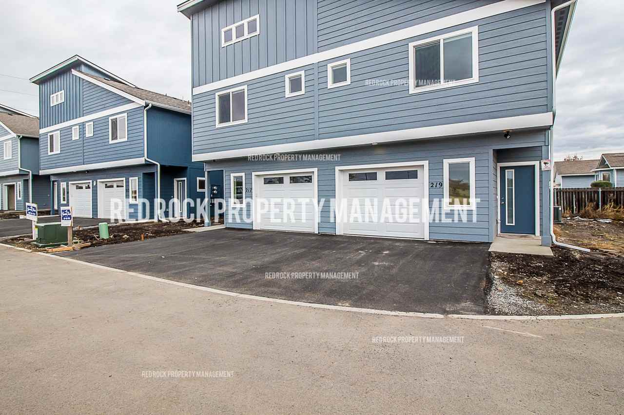 319 S Woodlawn Ln #1 - Photo 3 of 36