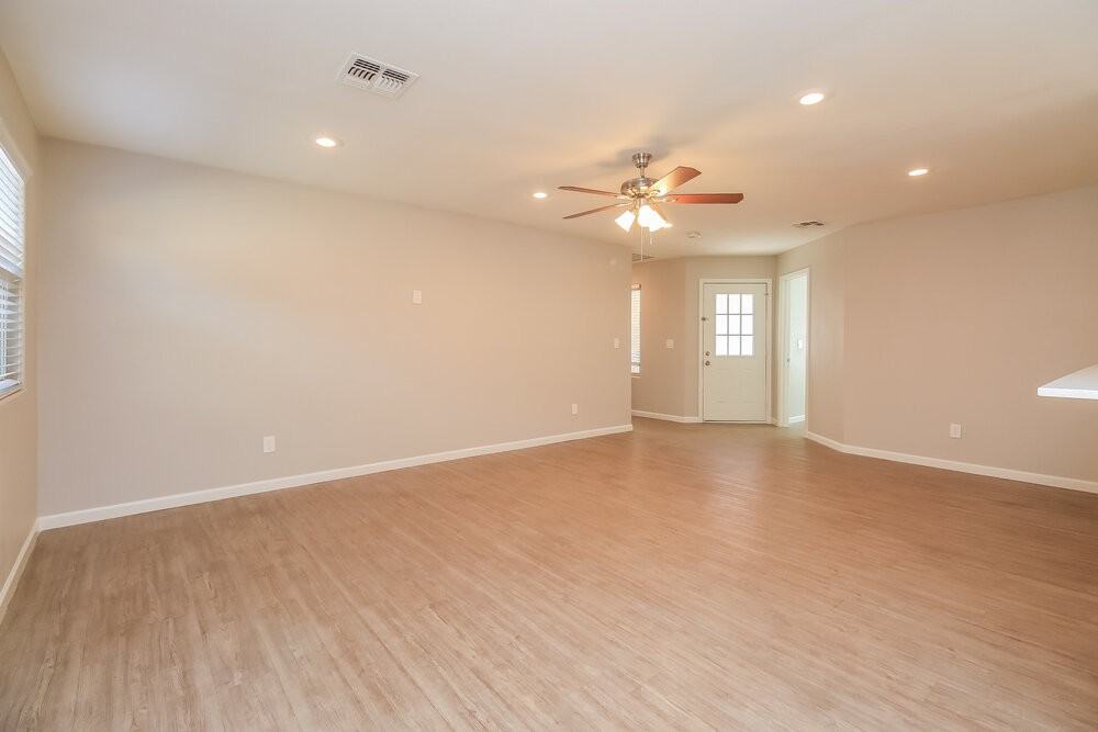3825 E Frances Ln - Photo 3 of 16