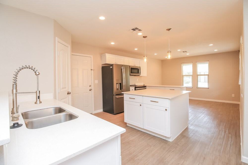 3825 E Frances Ln - Photo 6 of 16