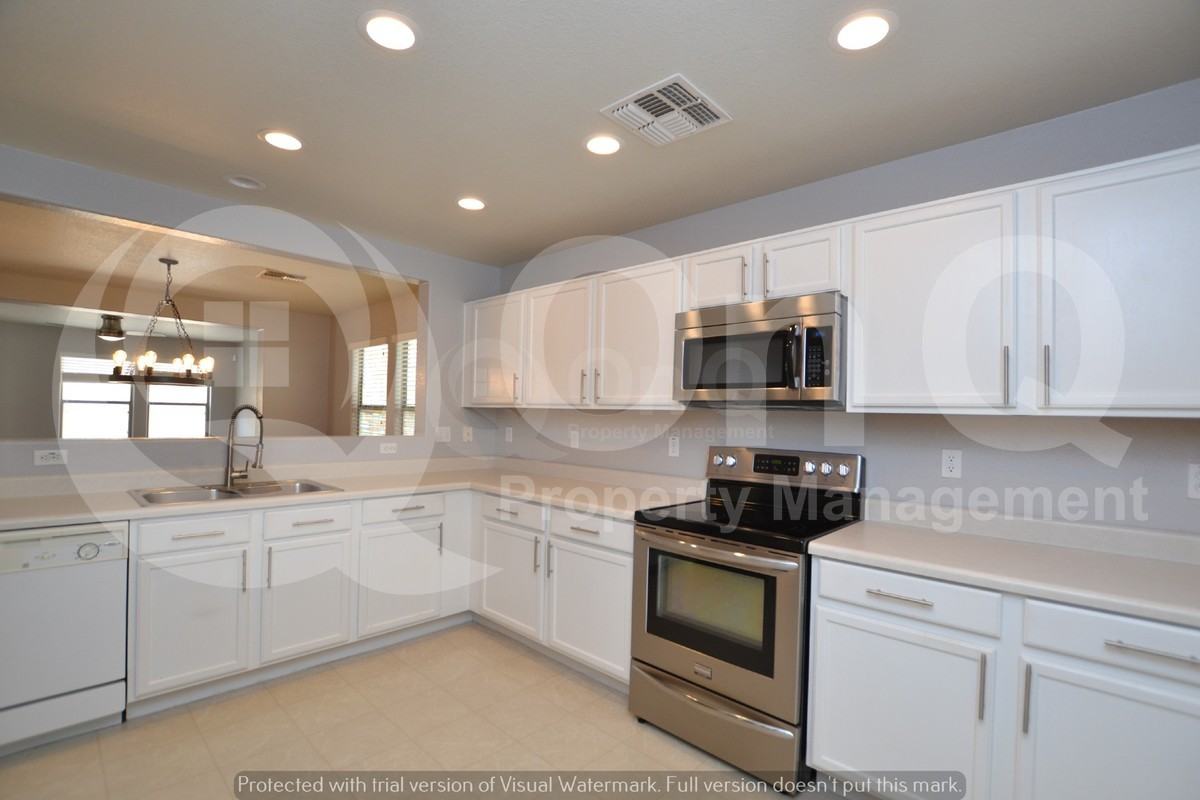 21122 E Stonecrest Dr - Photo 4 of 24