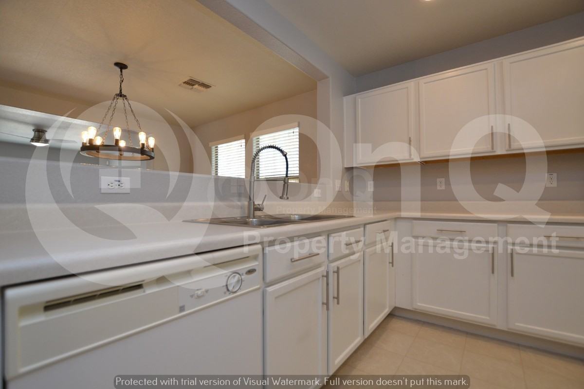 21122 E Stonecrest Dr - Photo 5 of 24