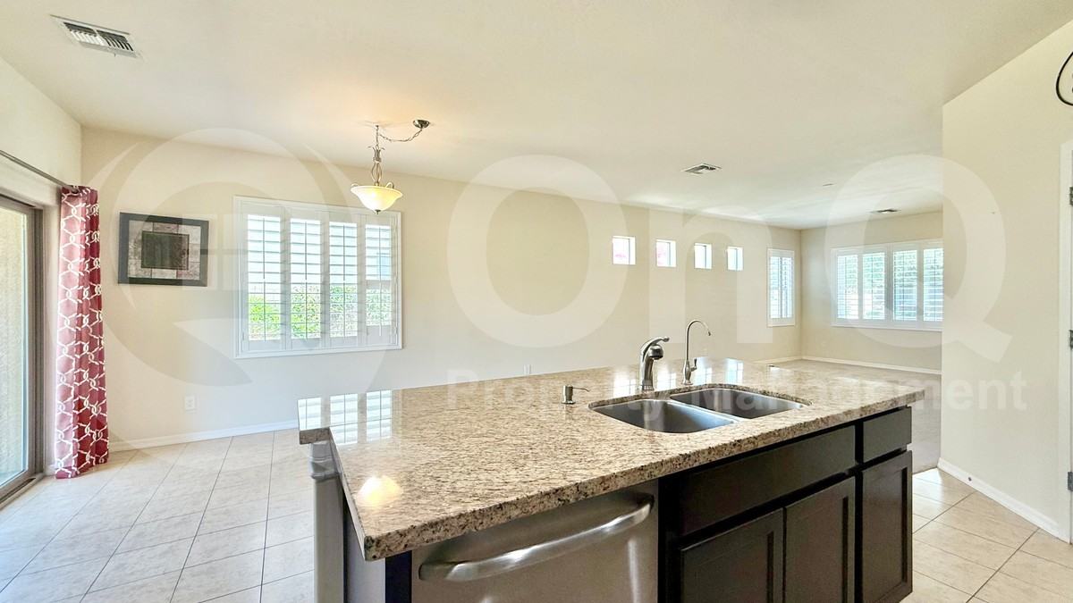 263 E Jade Dr - Photo 4 of 21